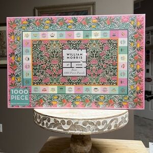 William Morris At Home Rose 1000 Piece Puzzle
